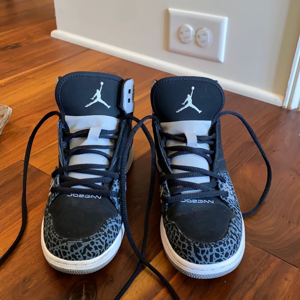 Jordan’s size 5.5 youth